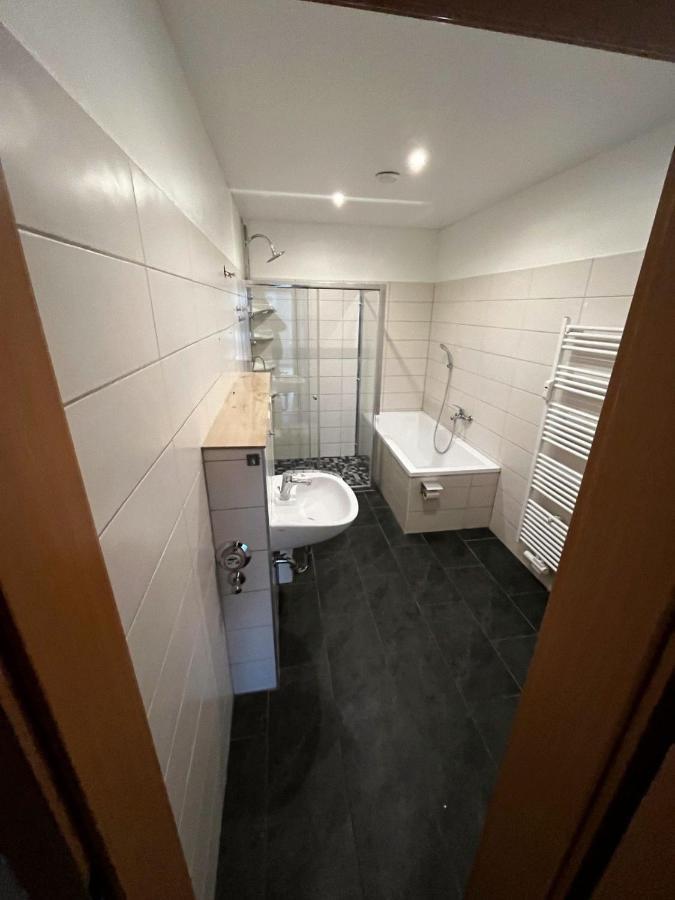 Apartment Fuer Bis Zu 7 Personen Mit Balkon 哈尔伯施塔特 外观 照片